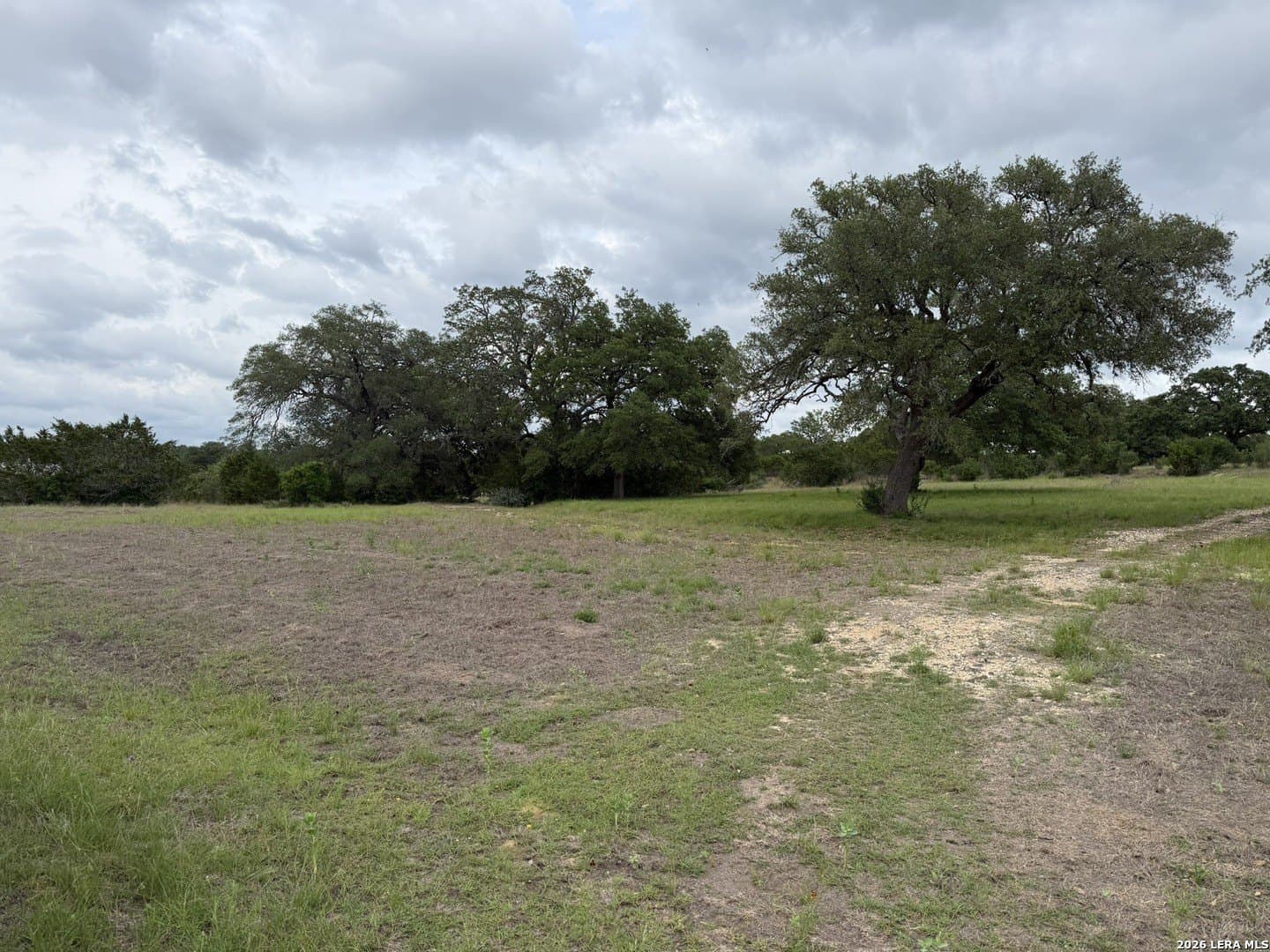 2 acres in Bandera County gallery image 3