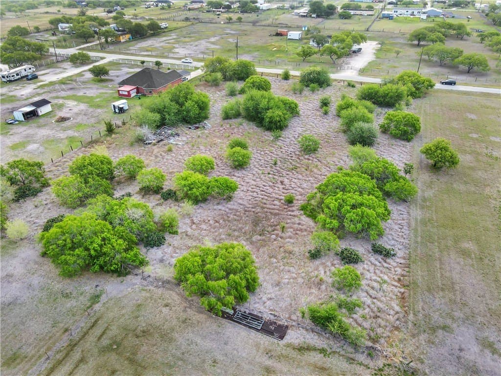 2 acres in Nueces County - photo 6