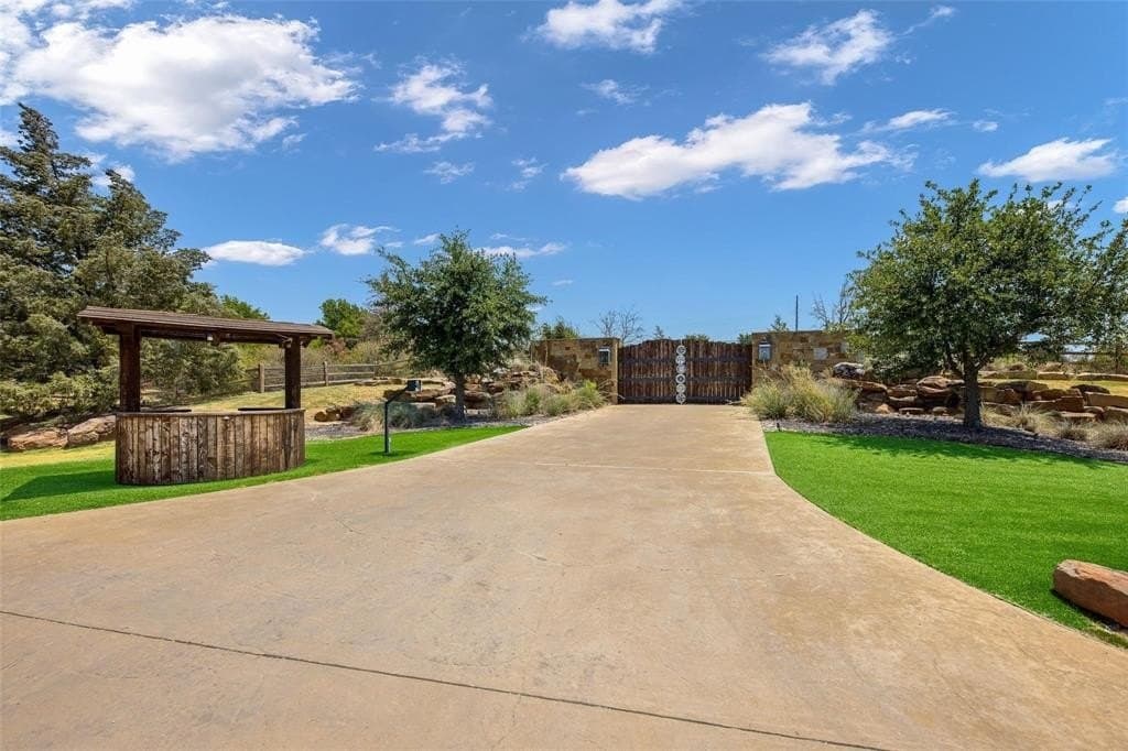 10 acres in Tarrant County gallery image 3