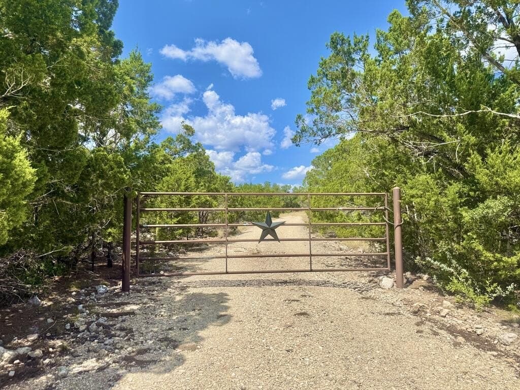 12.31 acres in Gillespie County - photo 2