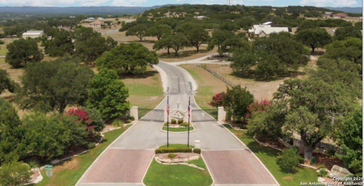 2 acres in Bandera County - photo 7