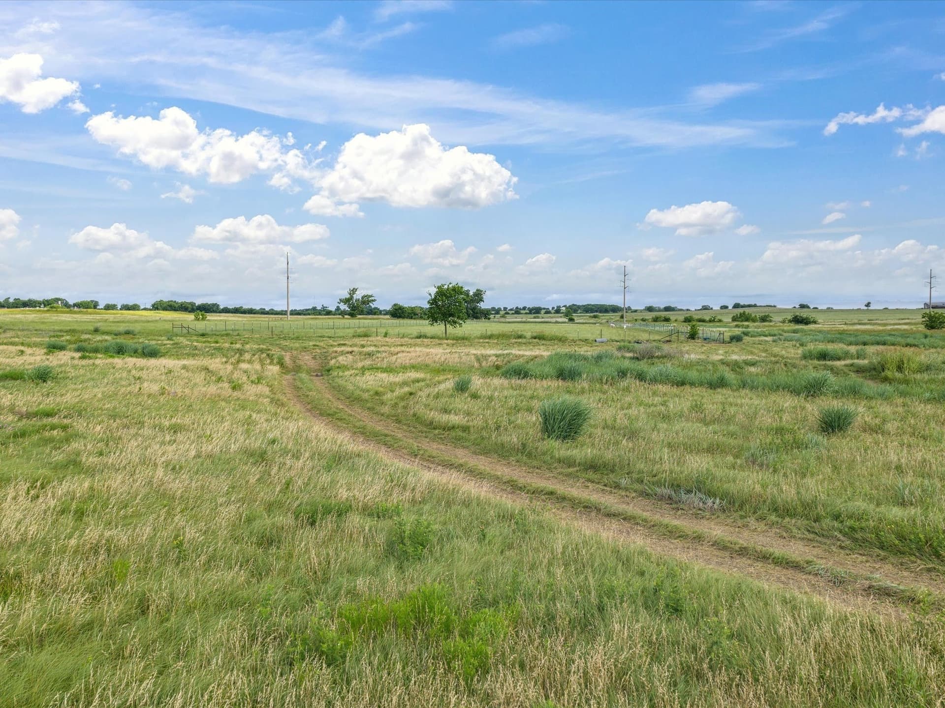 11 acres in Johnson County gallery image 3