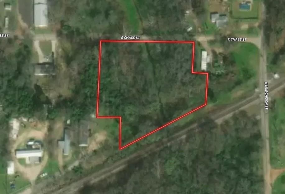 1.95 acres in Henderson County gallery image 2