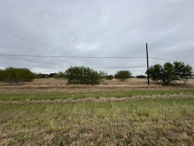 1.76 acres in Kleberg County