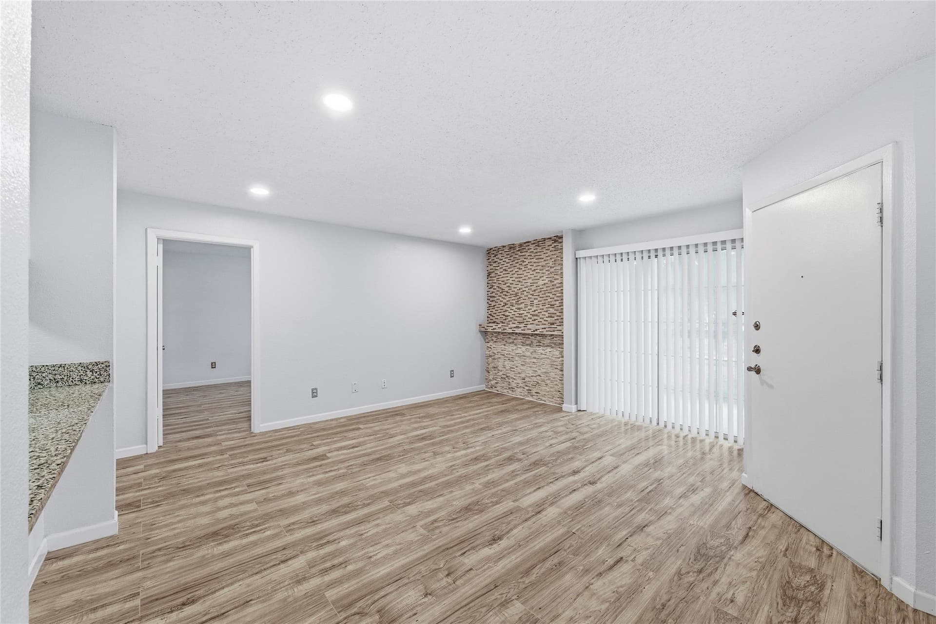 17.99 acres in Dallas County gallery image 3