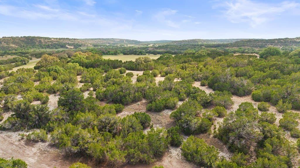 18.96 acres in Hays County gallery image 2