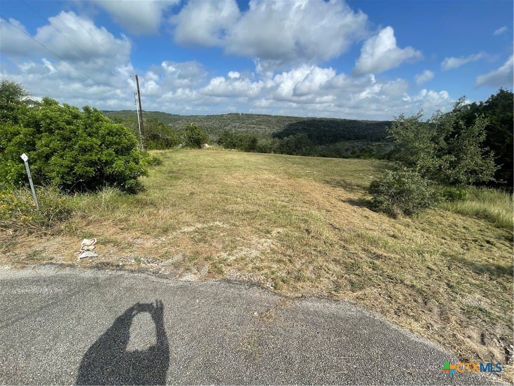 7.68 acres in Comal County - photo 9