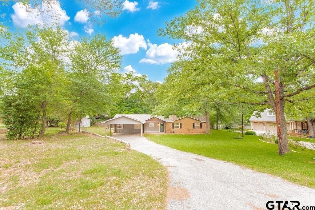 42 acres in Smith County gallery image 2