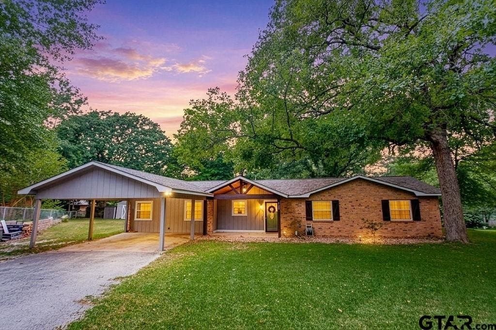 42 acres in Smith County