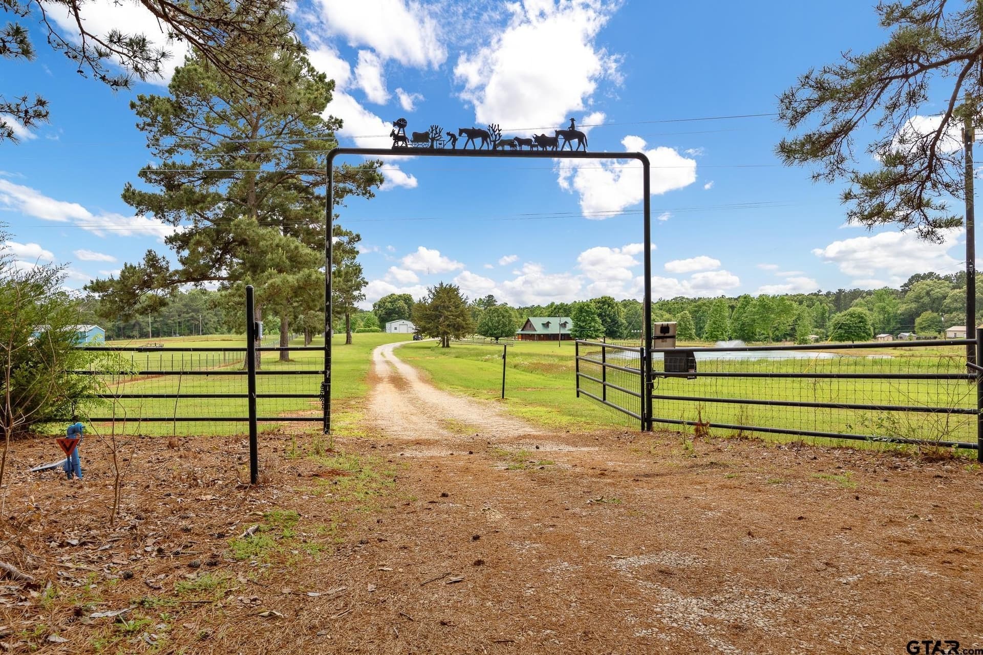 10 acres in Smith County