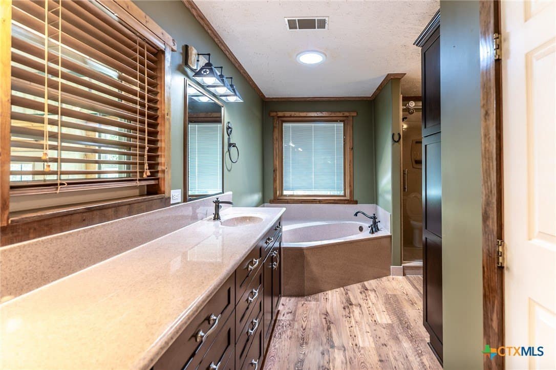 84.32 acres in Lampasas County gallery image 4