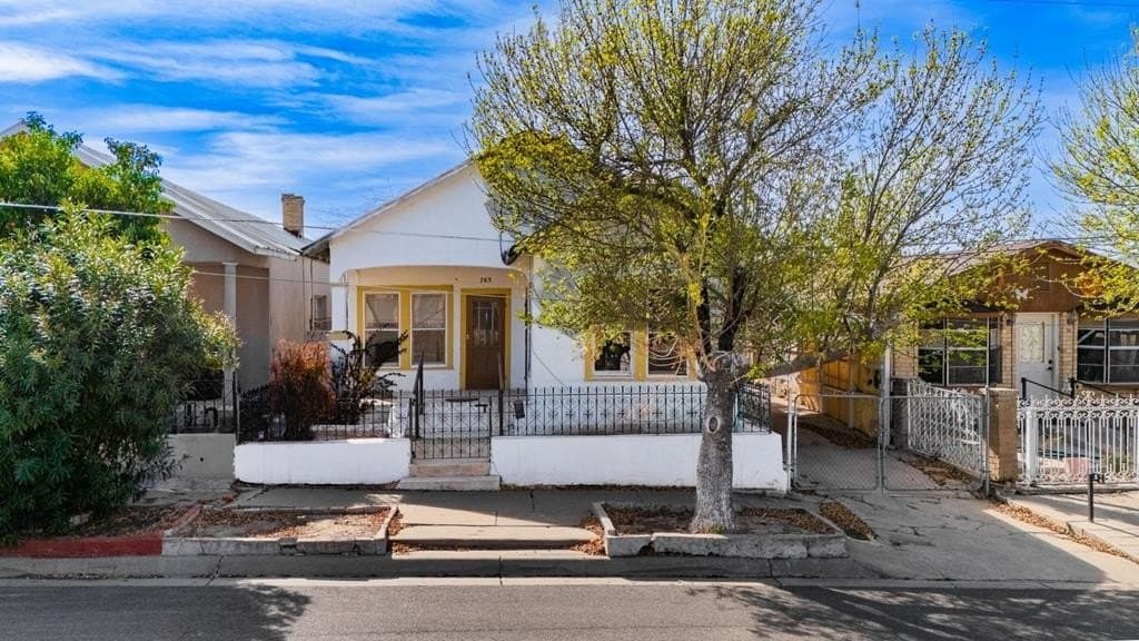 5,700 acres in Maverick County