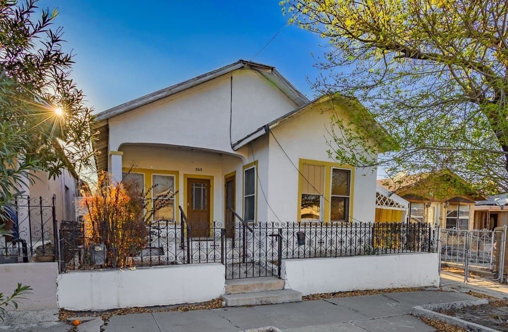 5,700 acres in Maverick County gallery image 3