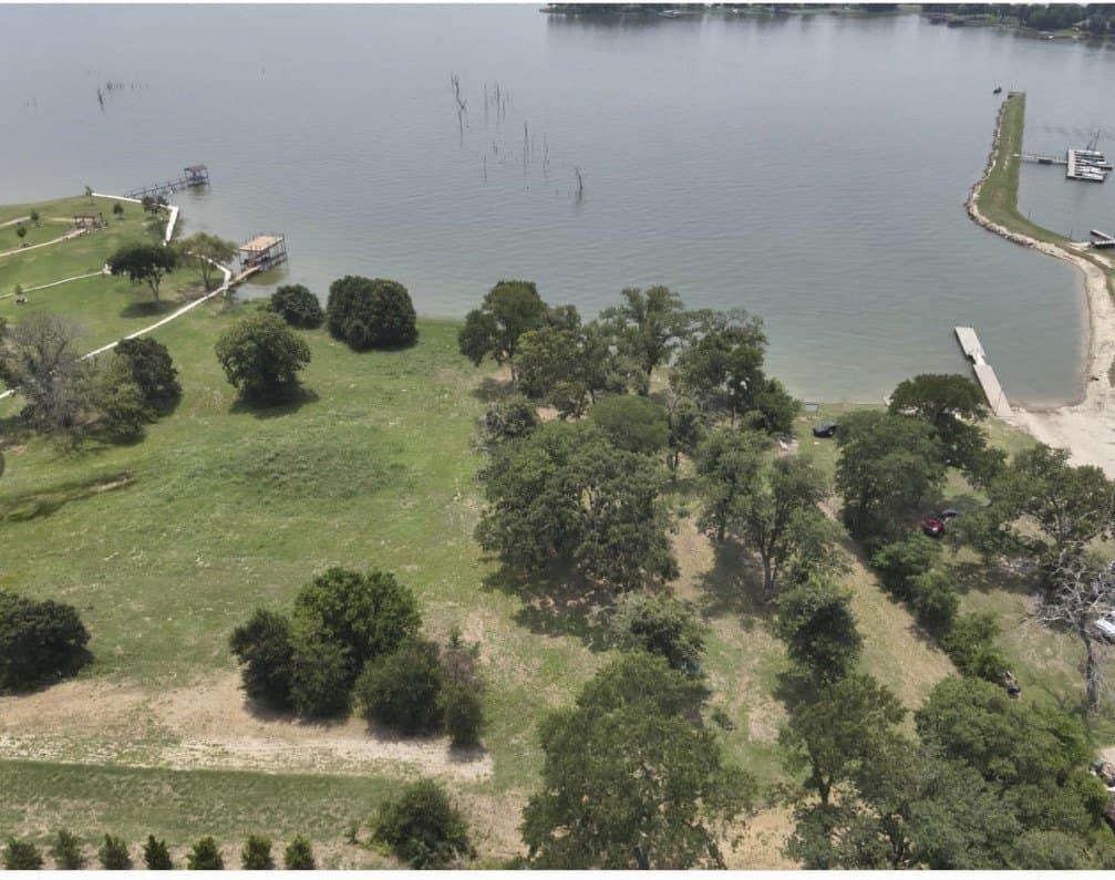 1.28 acres in Navarro County featured view