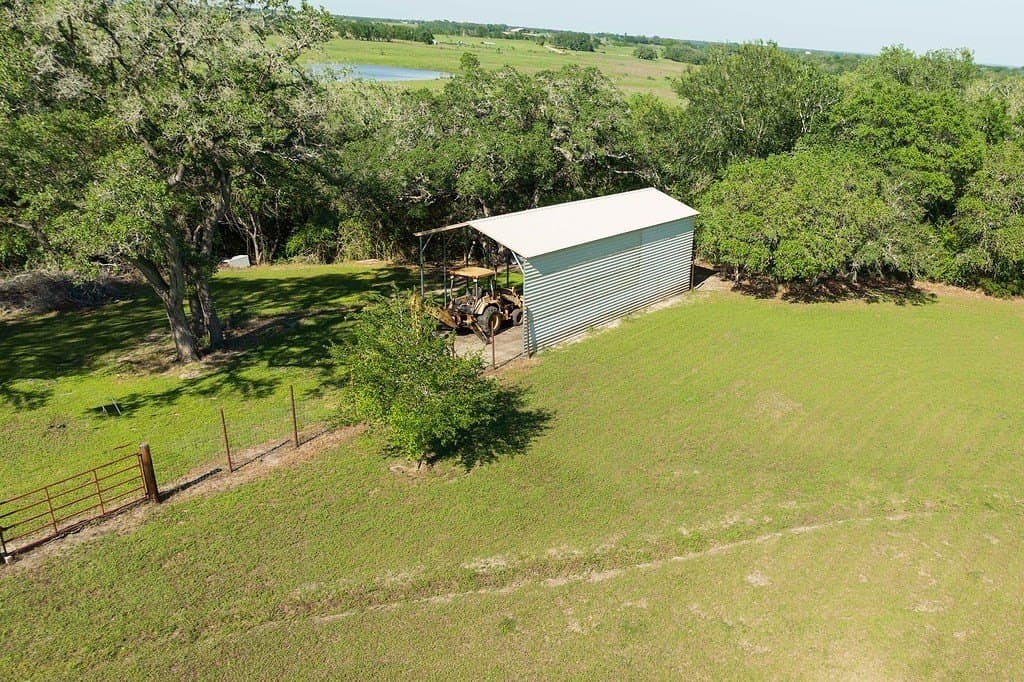 3.85 acres in Fayette County - photo 12