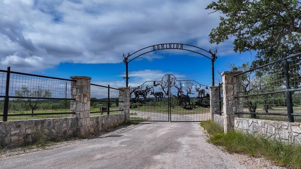 65 acres in Kimble County