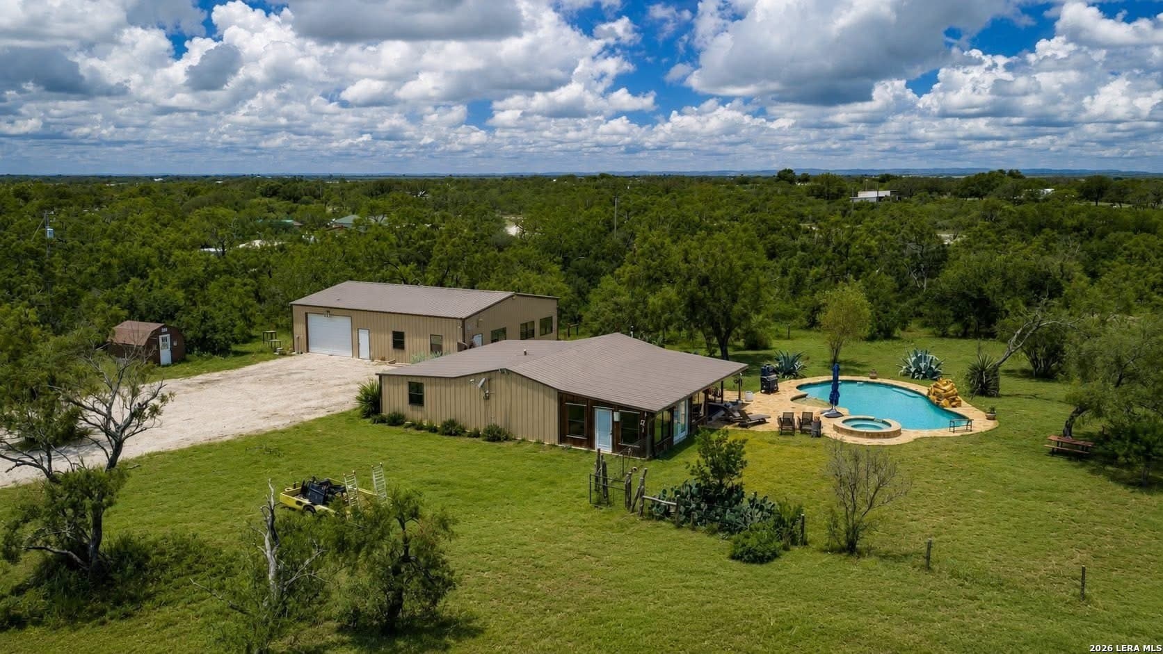 10 acres in Uvalde County