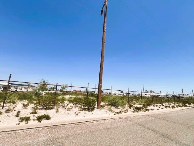 0.26 acres in Pecos County gallery image 2