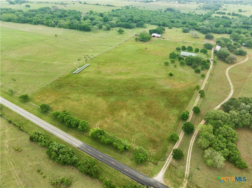 37.76 acres in Lavaca County gallery image 2