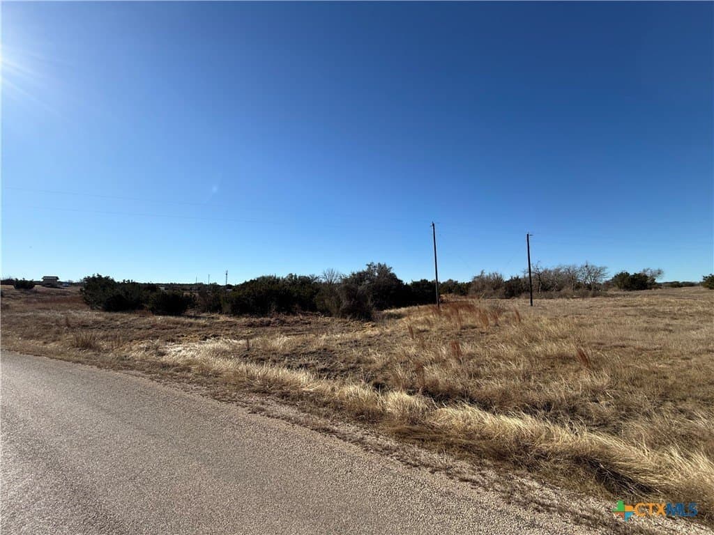 6.9 acres in Burnet County gallery image 3