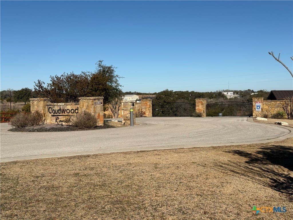 6.9 acres in Burnet County