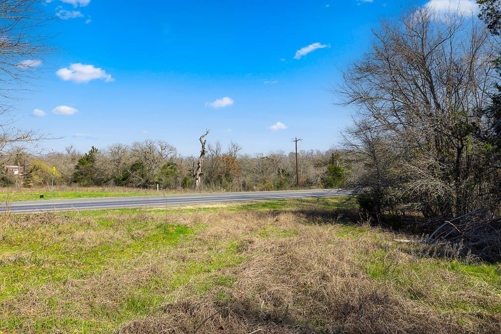 1 acres in Milam County