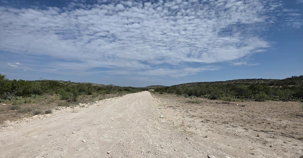 327.44 acres in Val Verde County gallery image 4