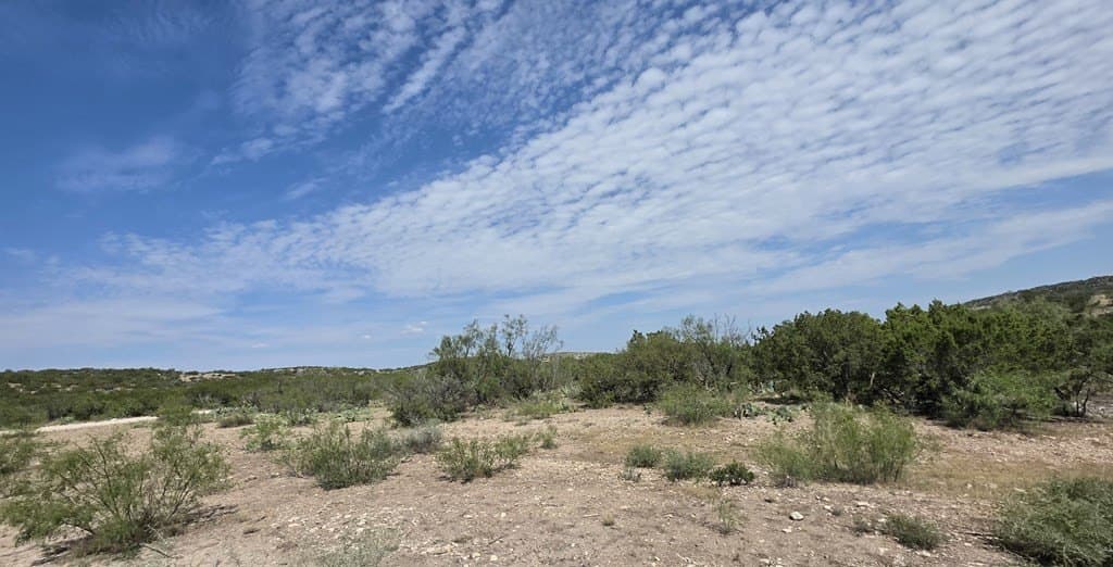 327.44 acres in Val Verde County gallery image 3