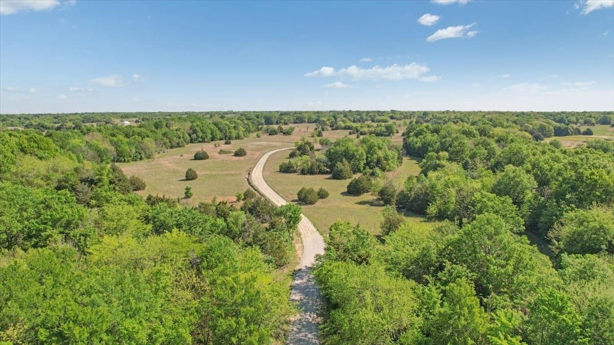 68.52 acres in Hunt County - photo 29