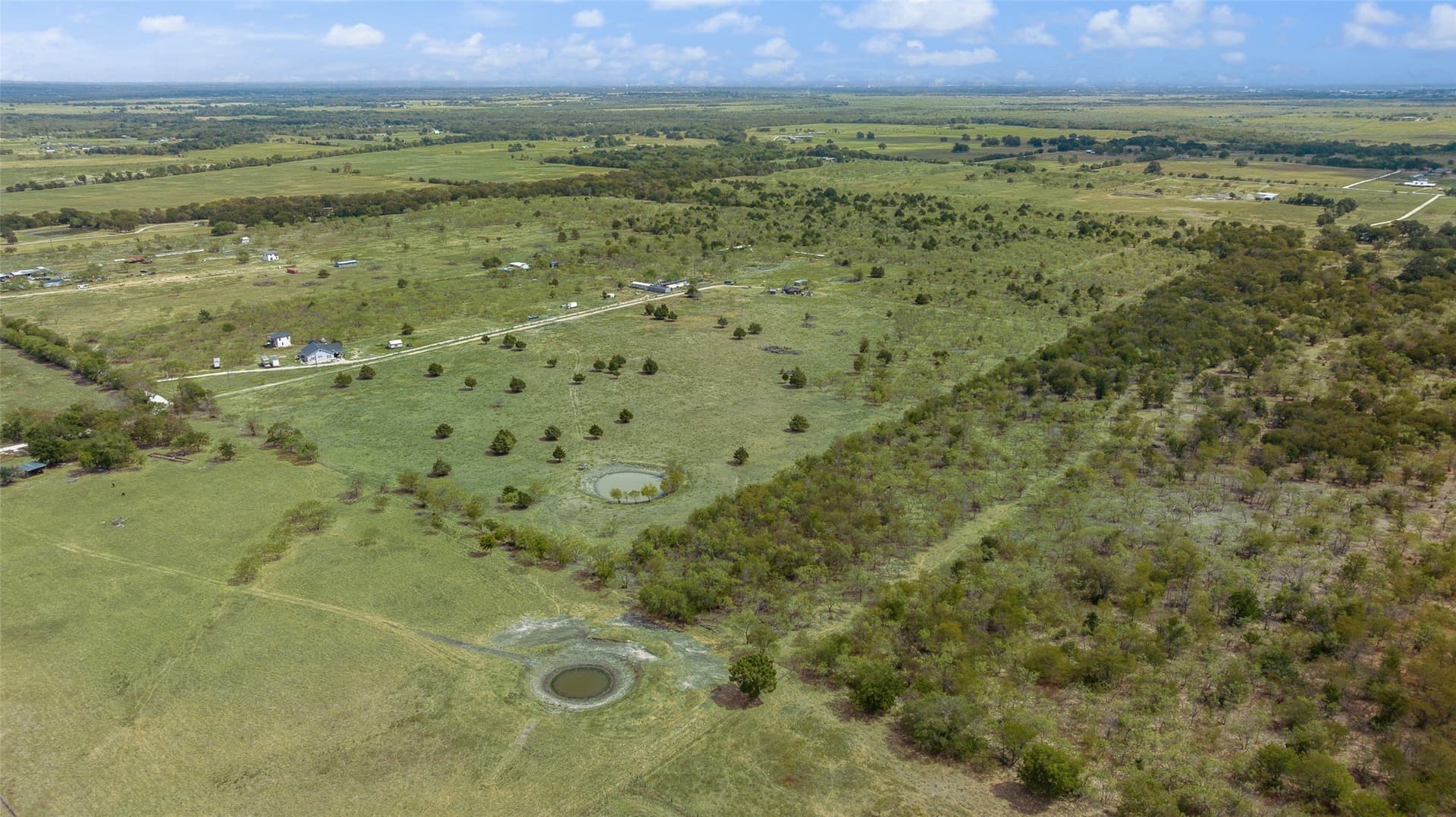 33.65 acres in Navarro County - photo 2