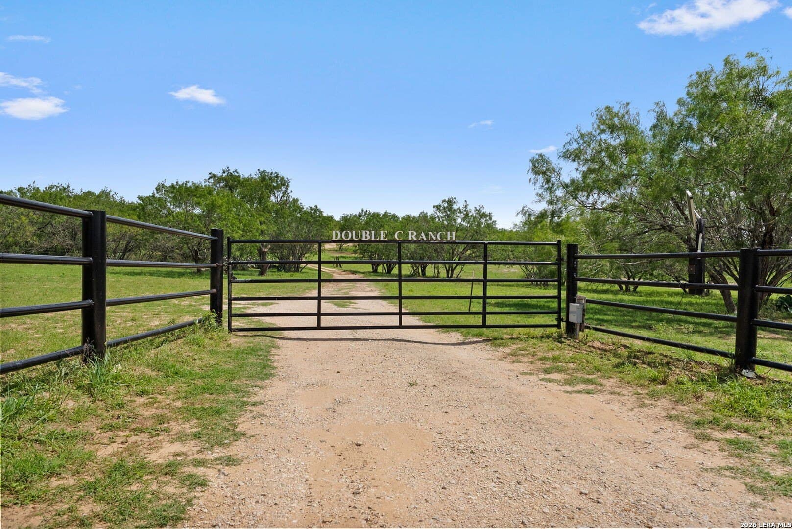 11 acres in Guadalupe County gallery image 2