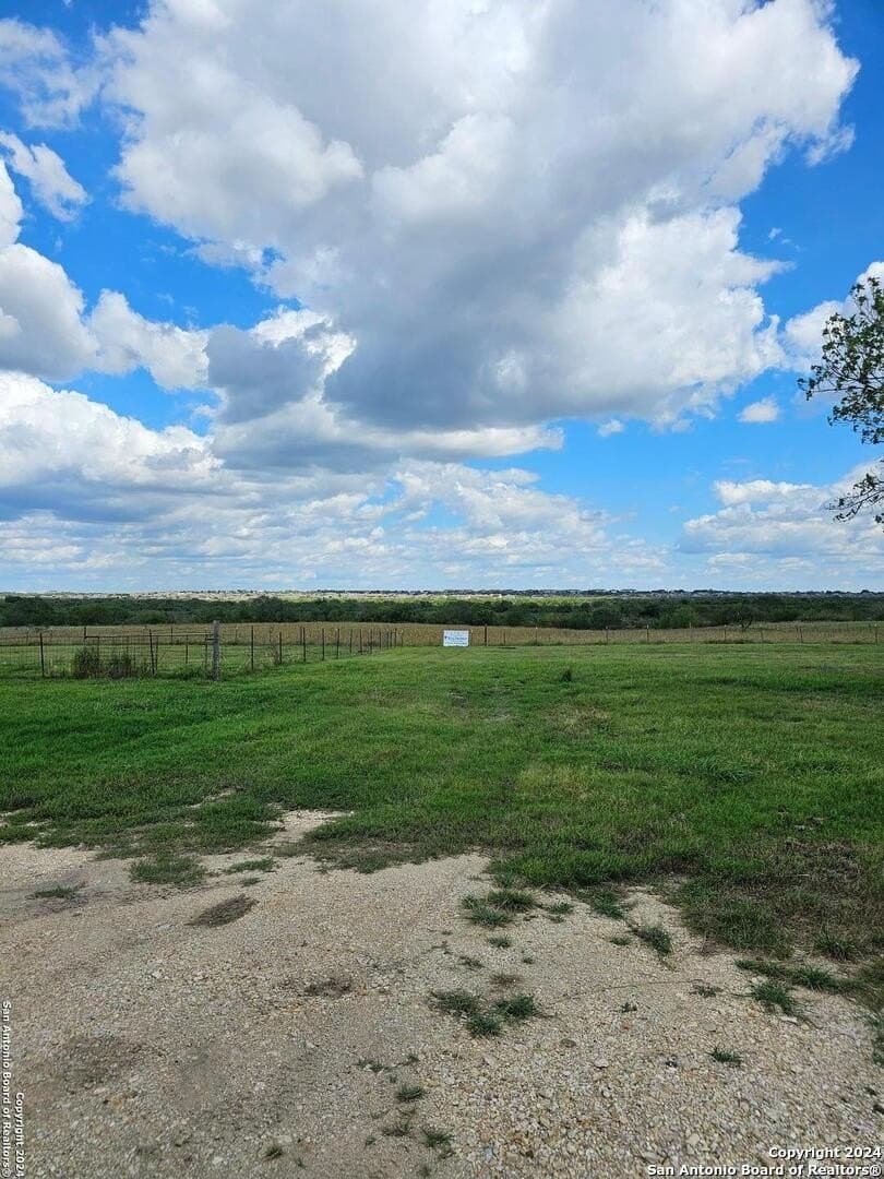 4.96 acres in Bexar County - photo 2