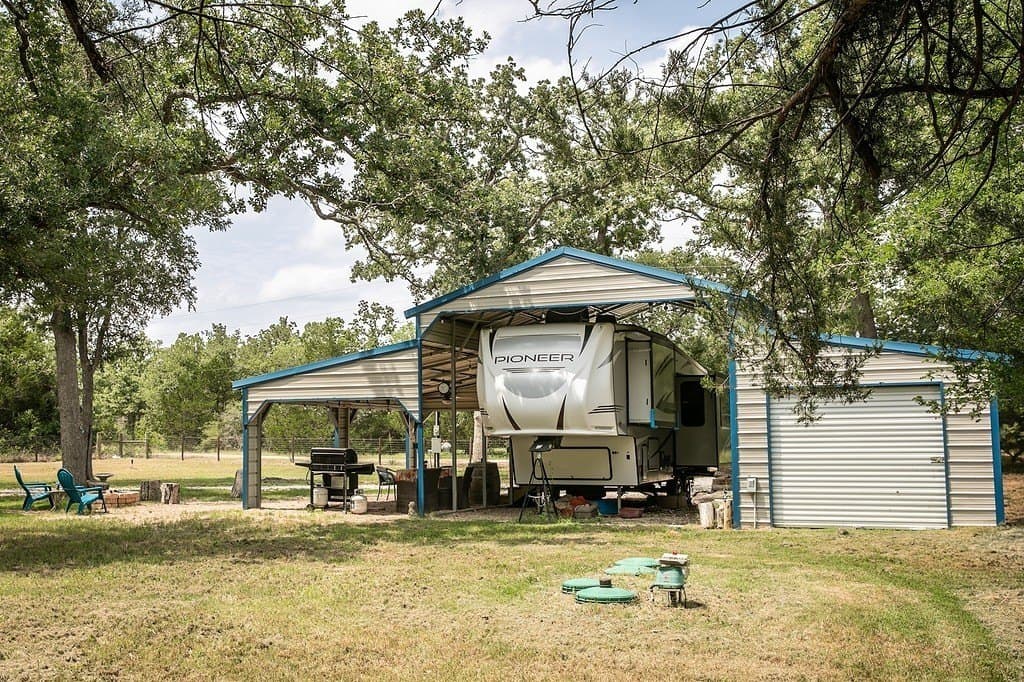 0.58 acres in Burleson County - photo 9
