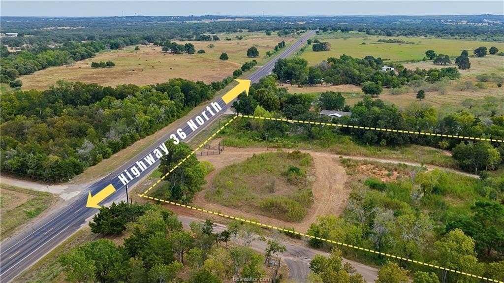 10.46 acres in Milam County - photo 2