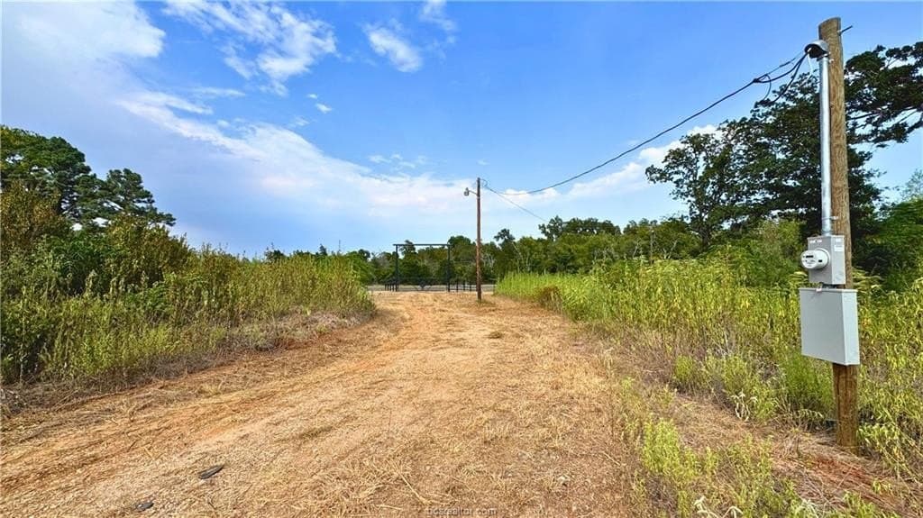 10.46 acres in Milam County - photo 7