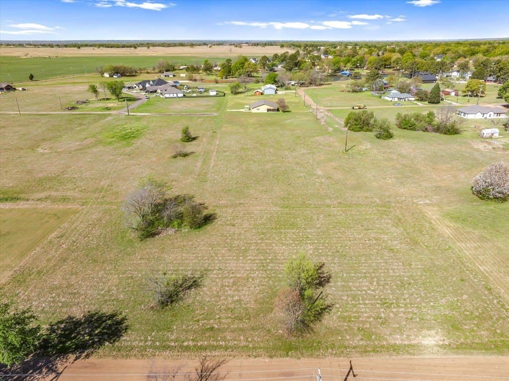 0.77 acres in Henderson County - photo 2