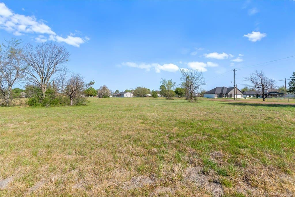 0.77 acres in Henderson County - photo 15
