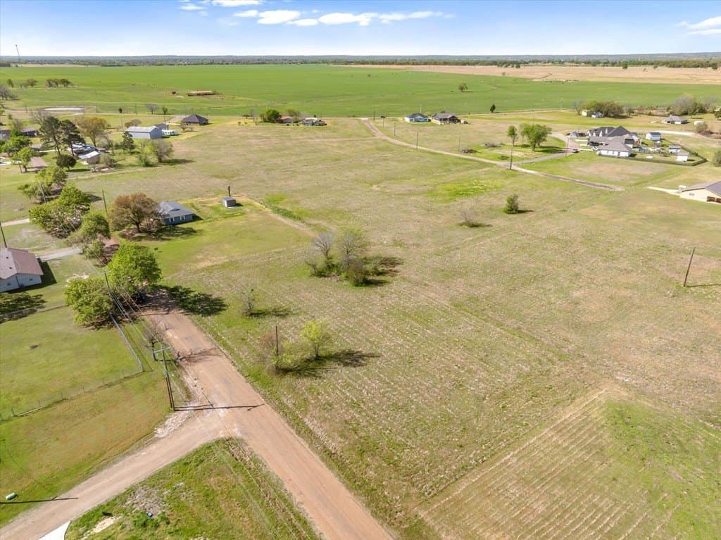 0.77 acres in Henderson County - photo 3