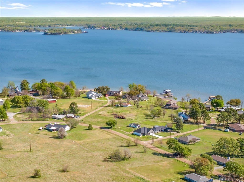 0.77 acres in Henderson County - photo 9