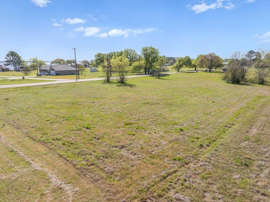 0.77 acres in Henderson County - photo 17
