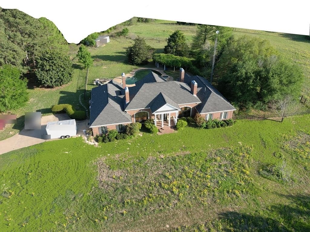 15.98 acres in Henderson County