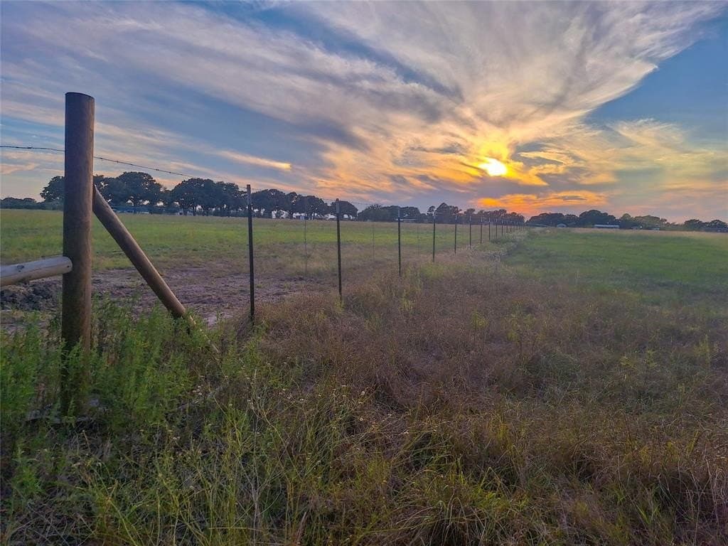 9 acres in Henderson County