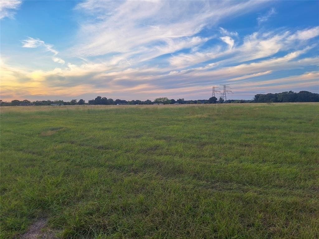9 acres in Henderson County gallery image 4