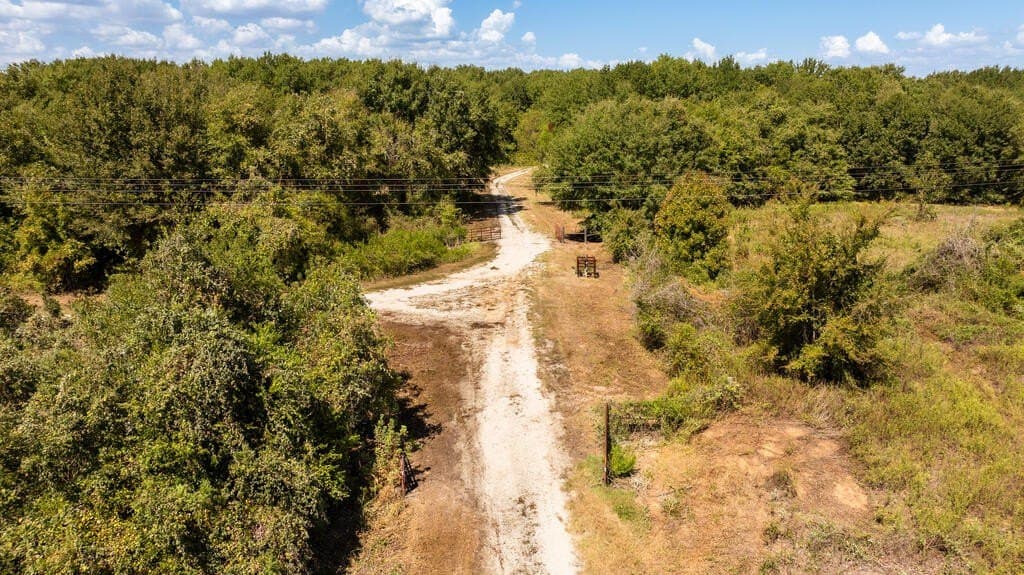 25.48 acres in NAVARRO County - photo 17
