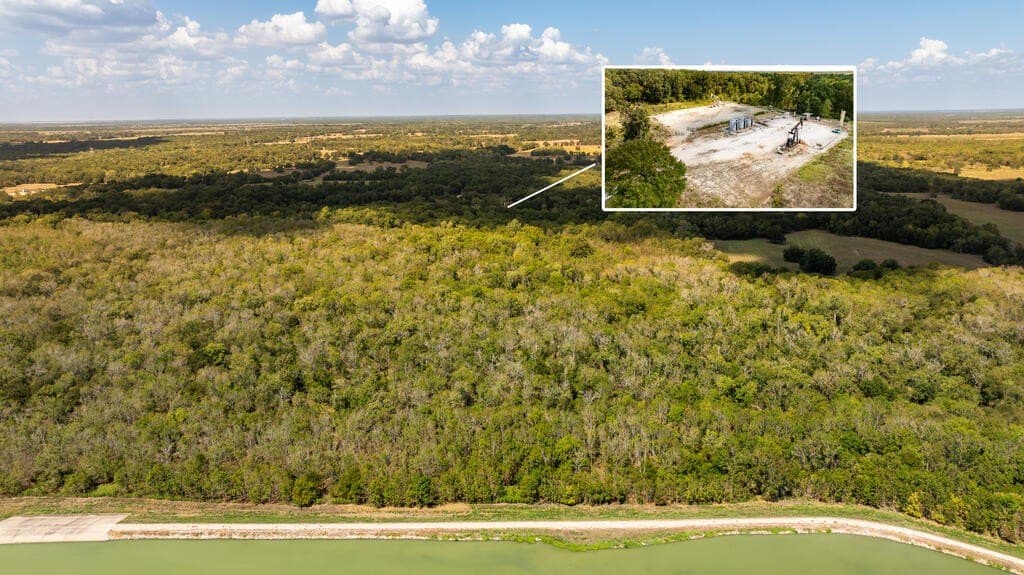 25.48 acres in NAVARRO County - photo 3