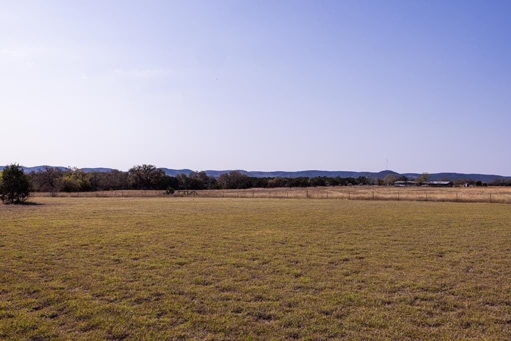 10 acres in Bandera County - photo 38