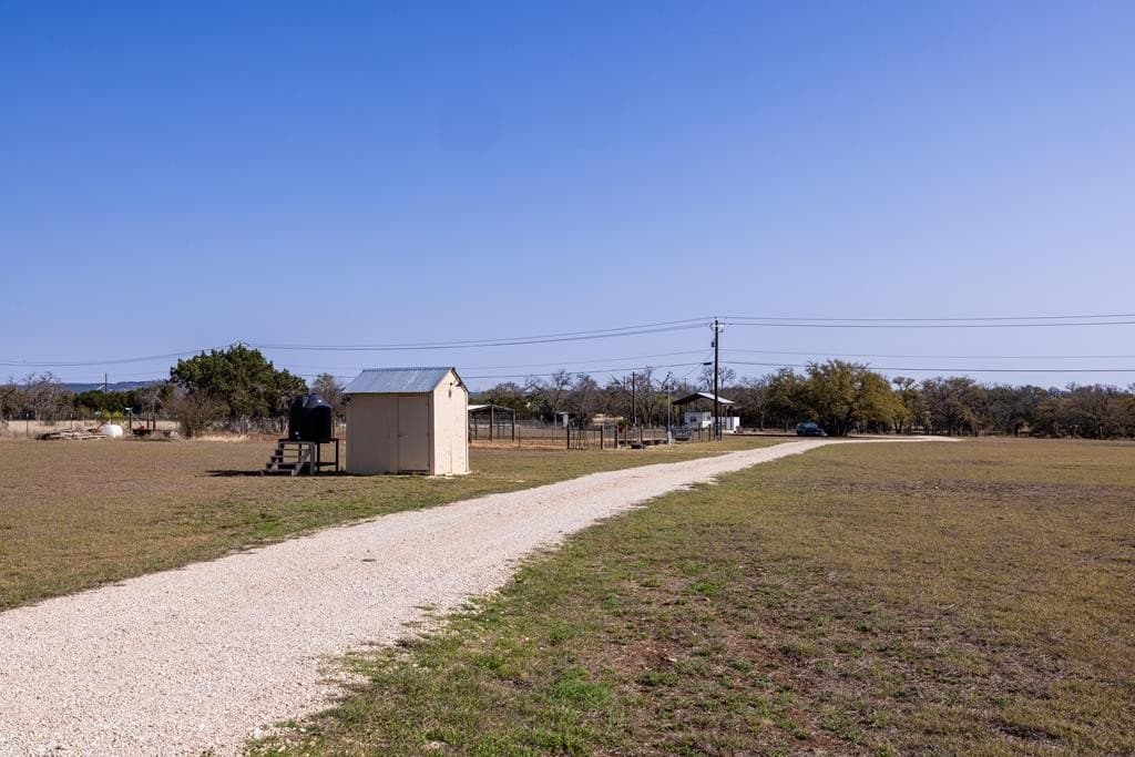 10 acres in Bandera County - photo 31