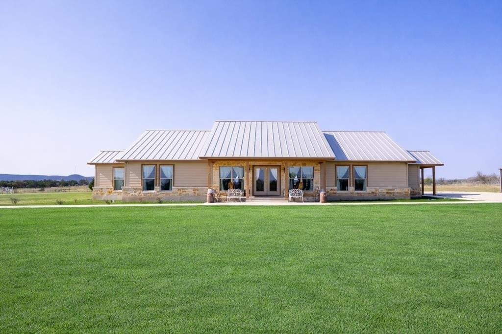 10 acres in Bandera County