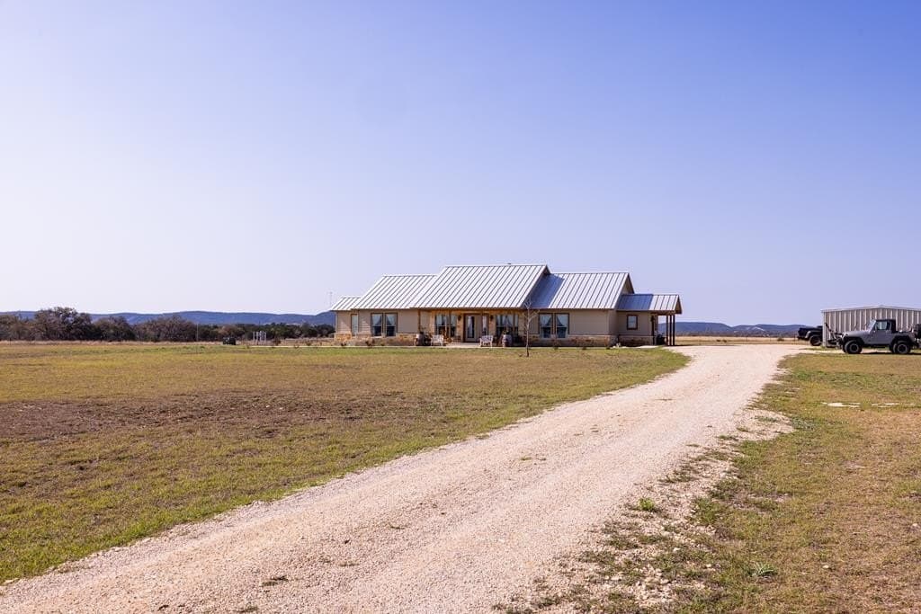 10 acres in Bandera County - photo 41