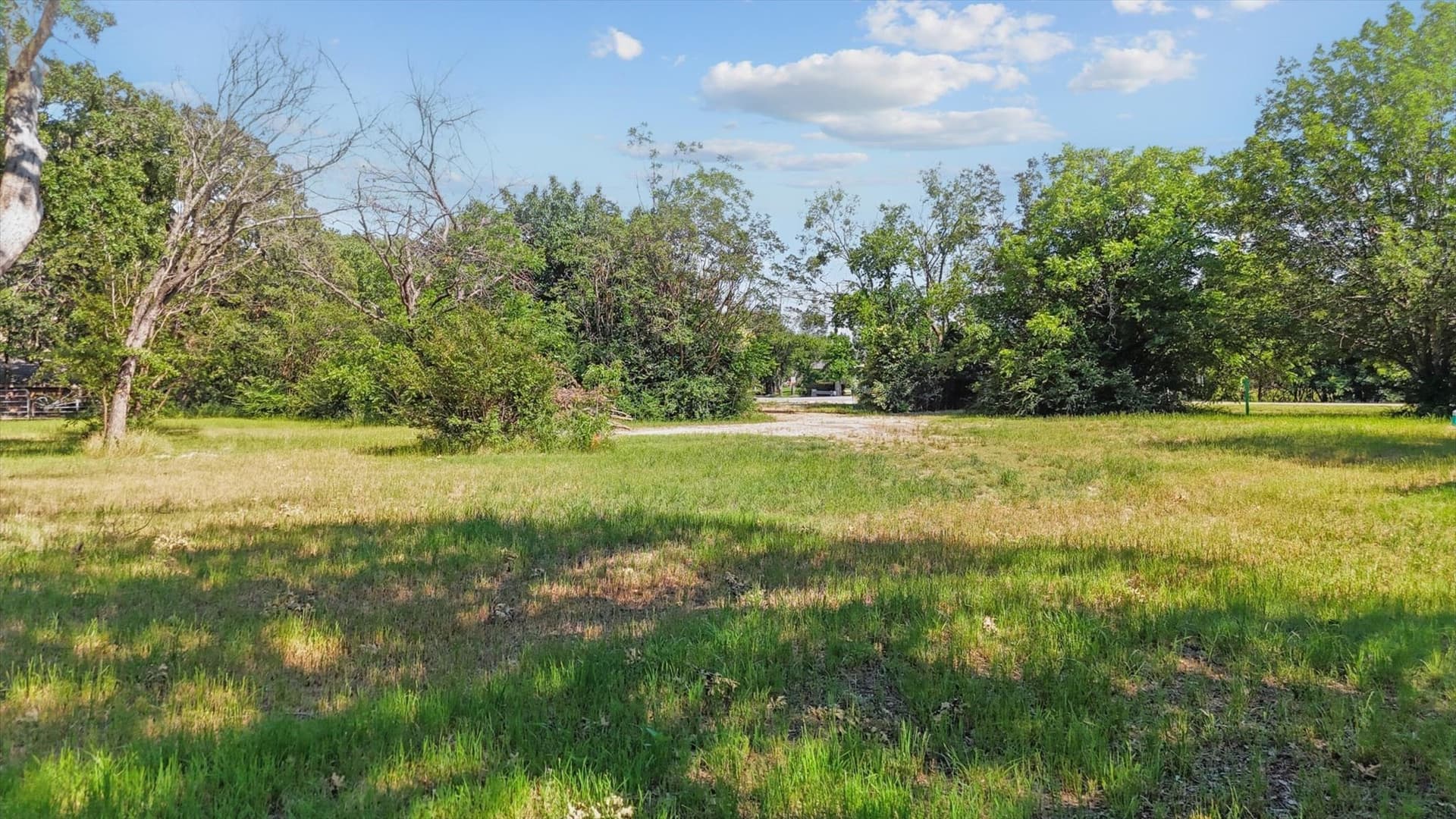 1.02 acres in Denton County gallery image 2